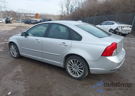 2010 Volvo S40 2.4I z USA, uszkodzony, nr VIN YV1382MS7A2486688